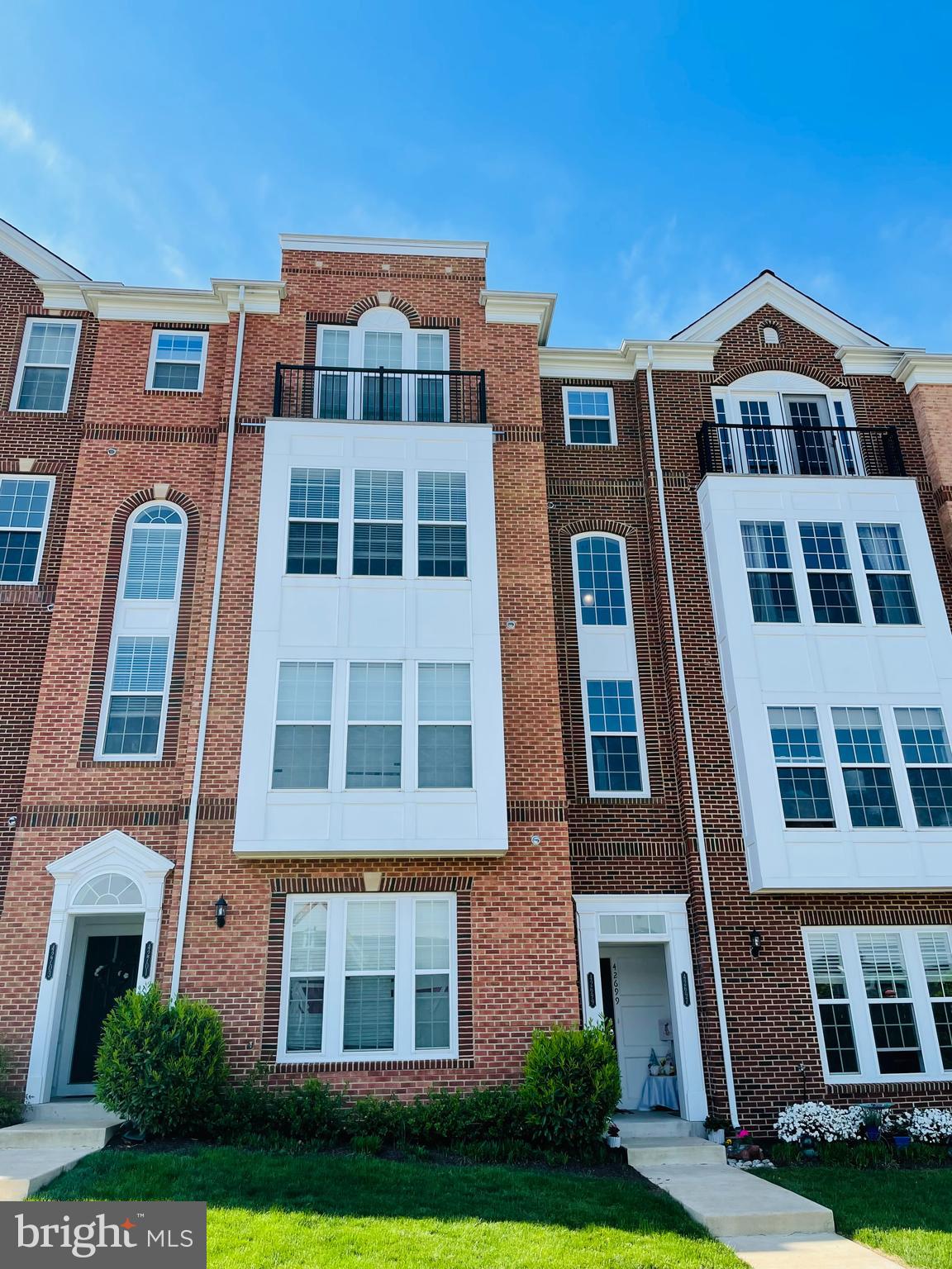 42699 Wardlaw Terrace, Ashburn, VA 20147 Compass