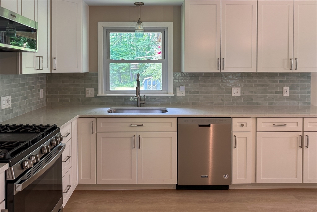 75 Bridle Road Ludlow, MA 01056 - Photo 8 of 27