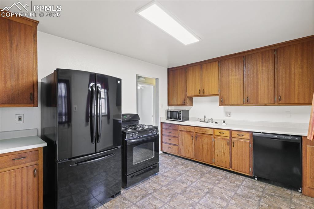 1338 Edith Lane Colorado Springs, CO 80909 - Photo 10 of 28