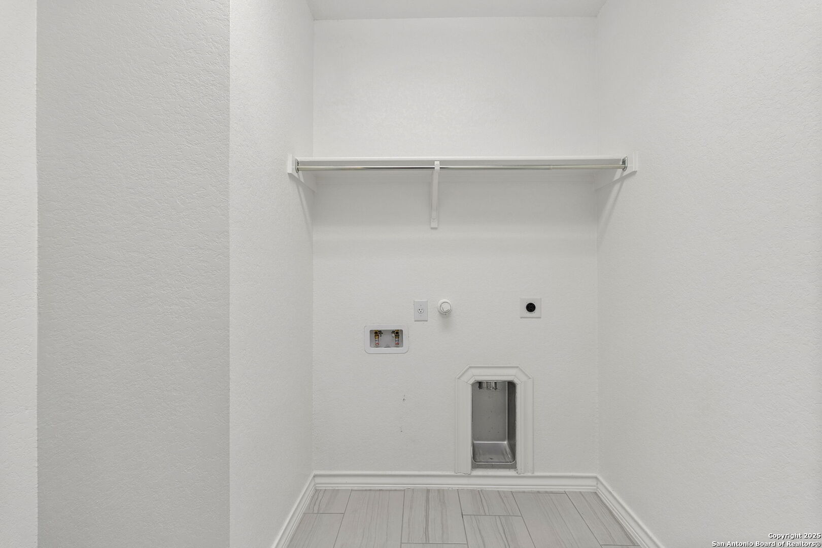 9753 Monken Boerne, TX 78006 - Photo 22 of 38 a view of an empty room