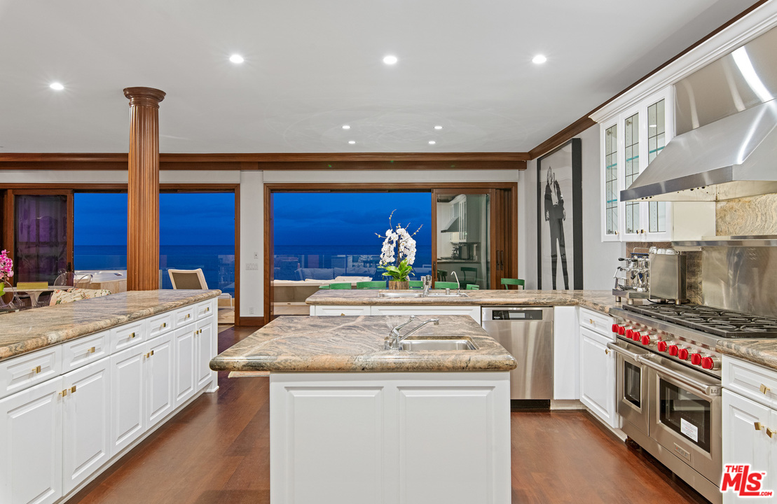 21848 Pacific Coast Highway Malibu, CA 90265 - Photo 32 of 44