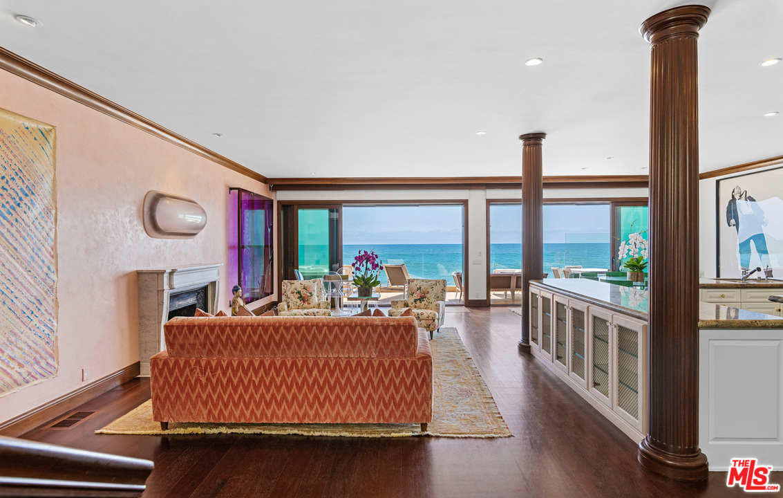 21848 Pacific Coast Highway Malibu, CA 90265 - Photo 7 of 44