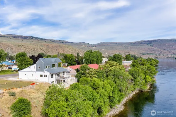 $875,000 | 1307 Jefferson Avenue, Bridgeport, WA 98813