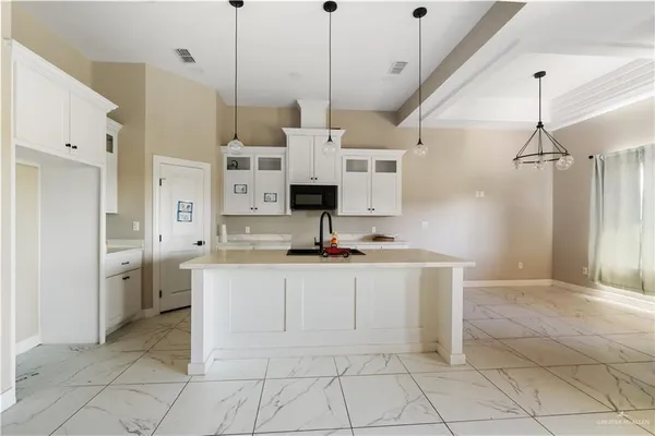 $2,000 | 822 Whitewing Street, Alamo, TX 78516