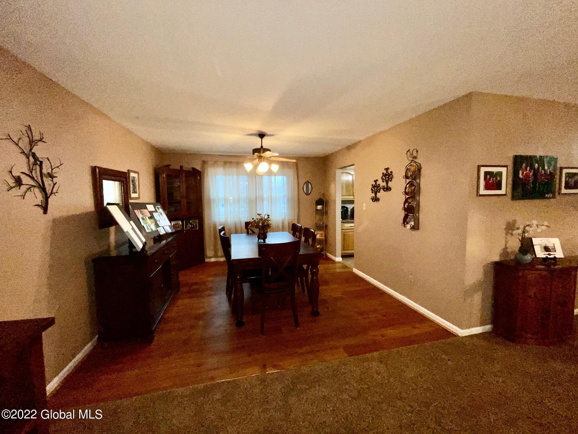 135 Putnam Road Schenectady, NY 12306 - Photo 11 of 35 Dining Room
