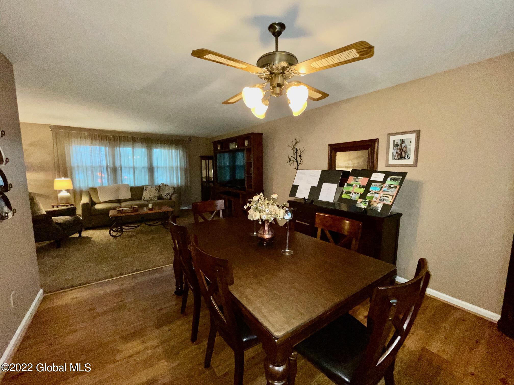 135 Putnam Road Schenectady, NY 12306 - Photo 12 of 35 Dining Room