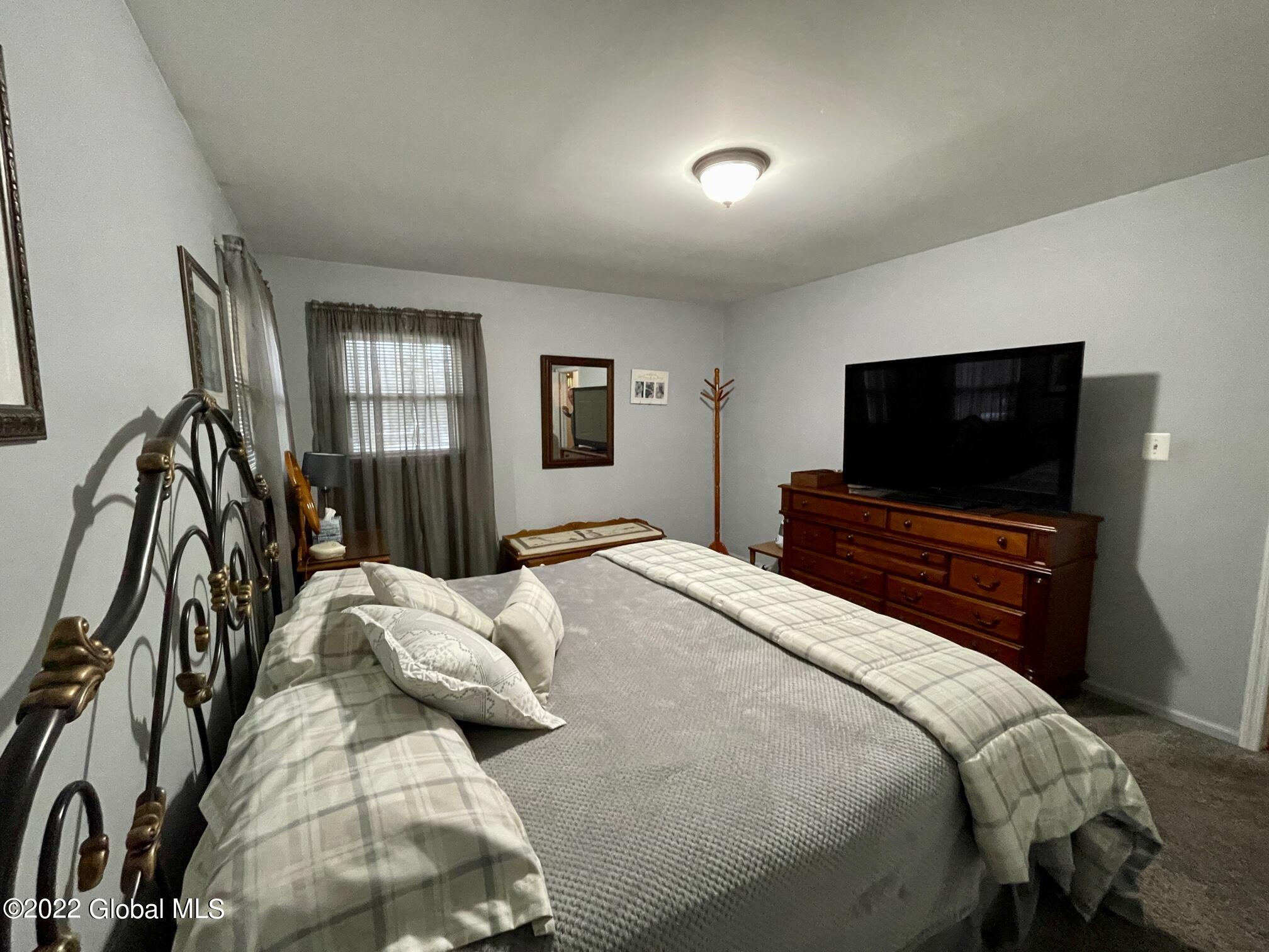 135 Putnam Road Schenectady, NY 12306 - Photo 17 of 35 Primary Bedroom