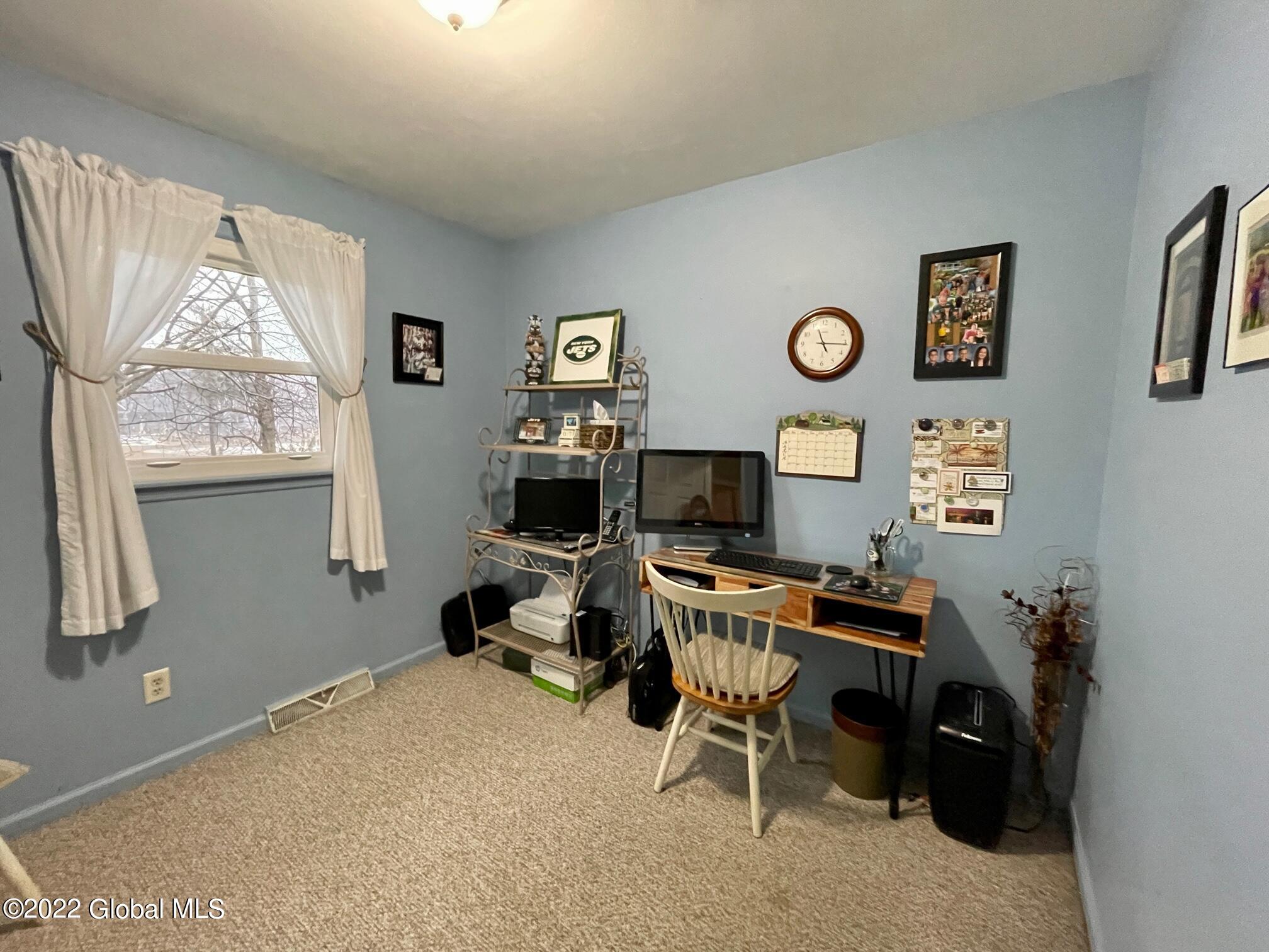 135 Putnam Road Schenectady, NY 12306 - Photo 19 of 35 3rd Bedroom