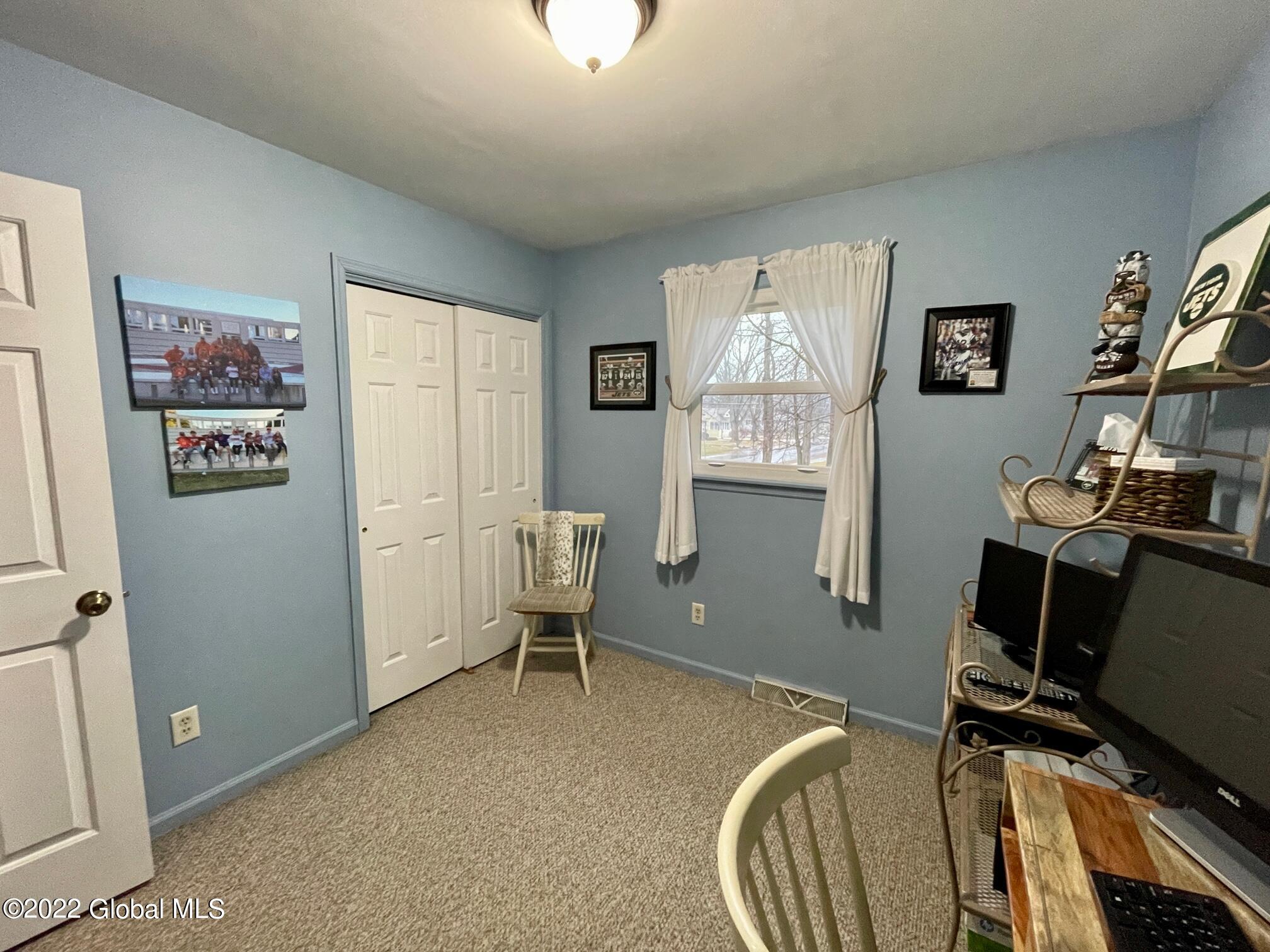 135 Putnam Road Schenectady, NY 12306 - Photo 20 of 35 3rd Bedroom