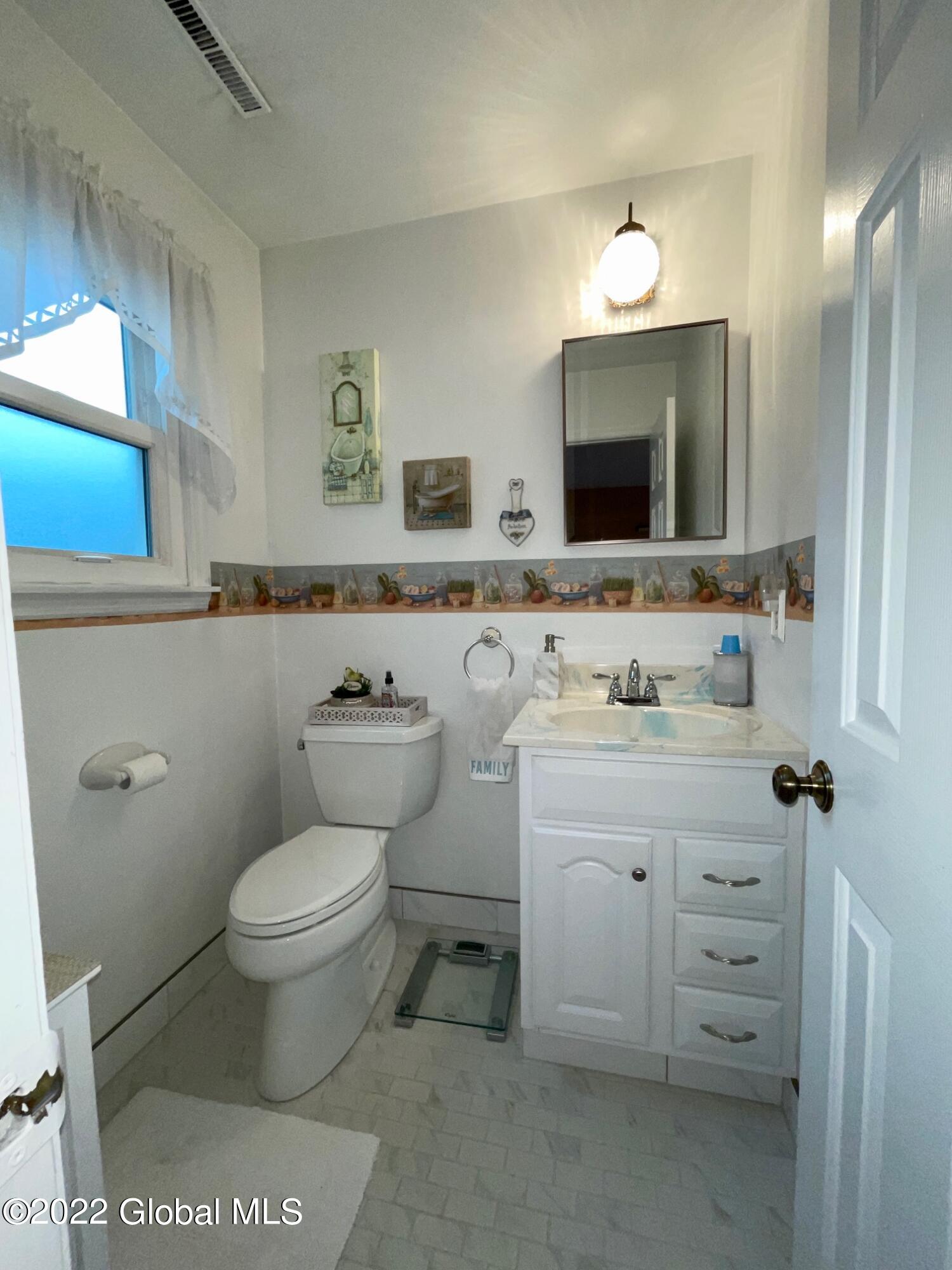 135 Putnam Road Schenectady, NY 12306 - Photo 23 of 35 1/2 Bath