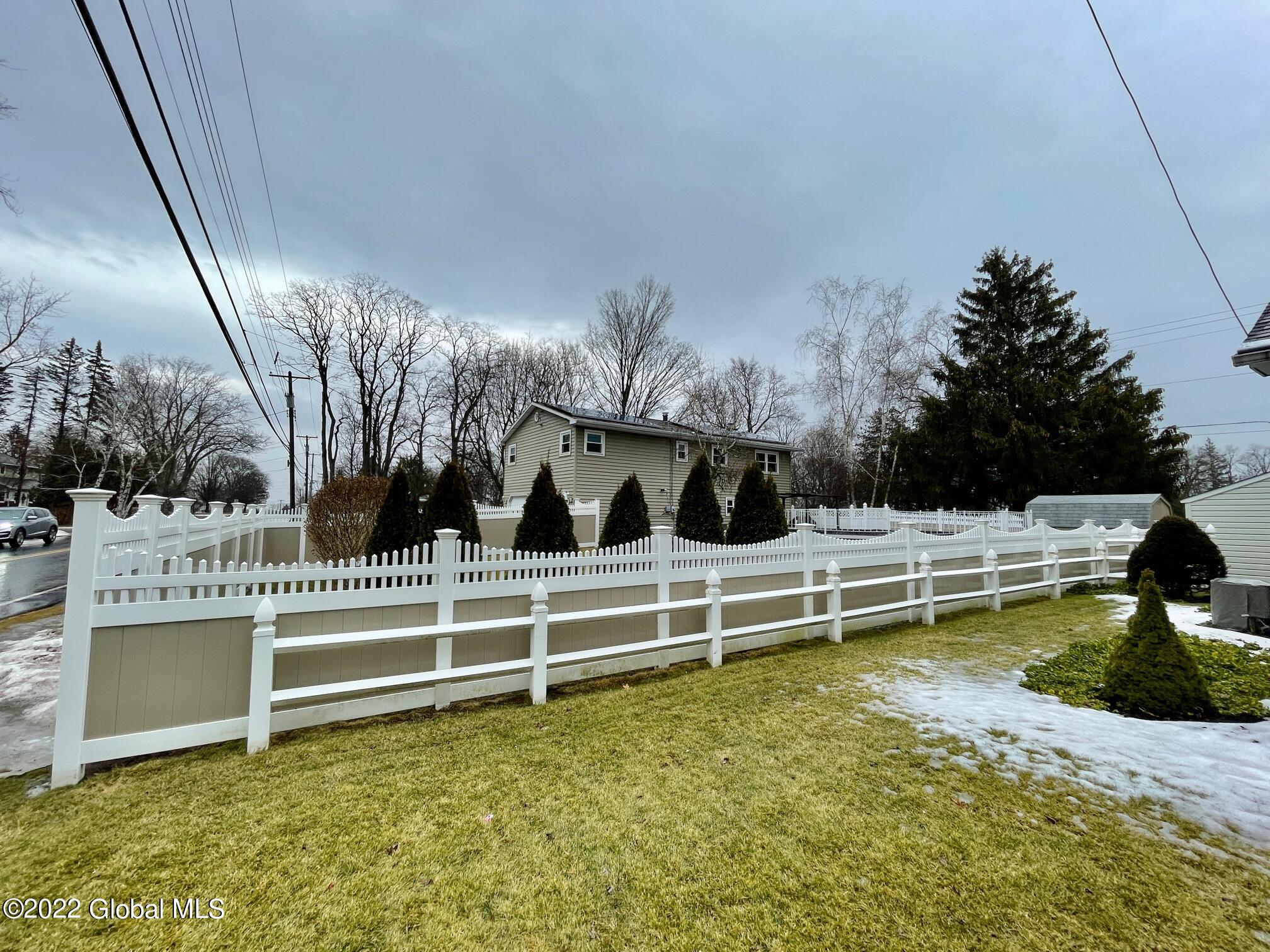 135 Putnam Road Schenectady, NY 12306 - Photo 32 of 35 Fenced Yard
