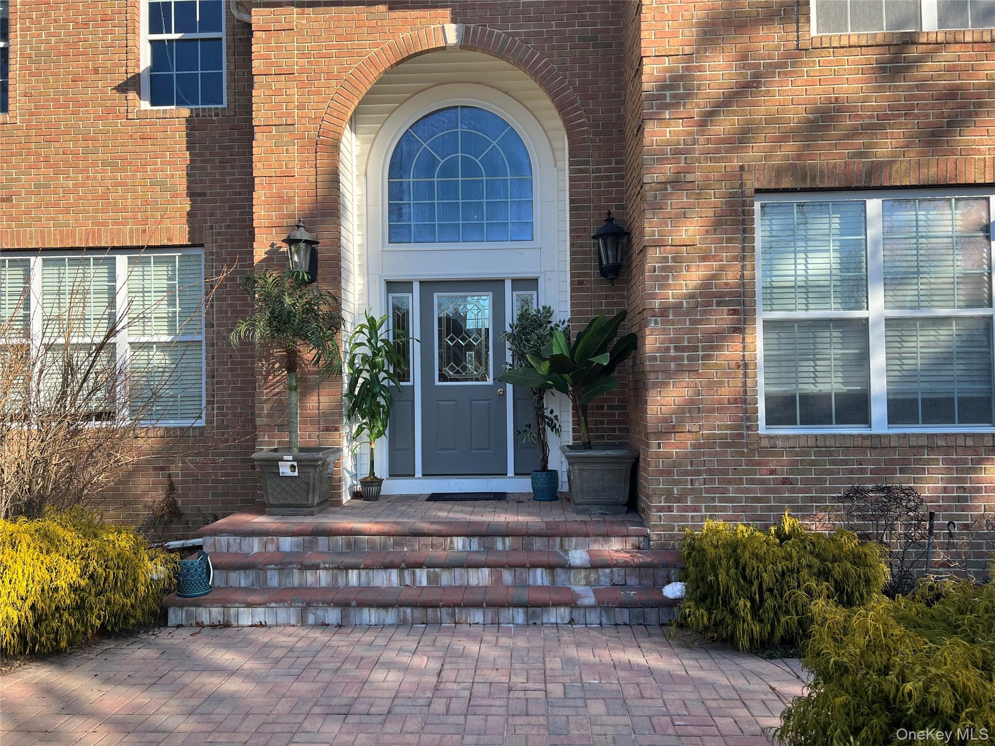 39 Independence Way Miller Place, NY 11764 - Photo 2 of 15