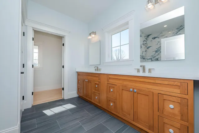 $1,379,000 | 18 Shipping Lane, Eliot, ME 03903