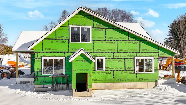 $1,379,000 | 18 Shipping Lane, Eliot, ME 03903