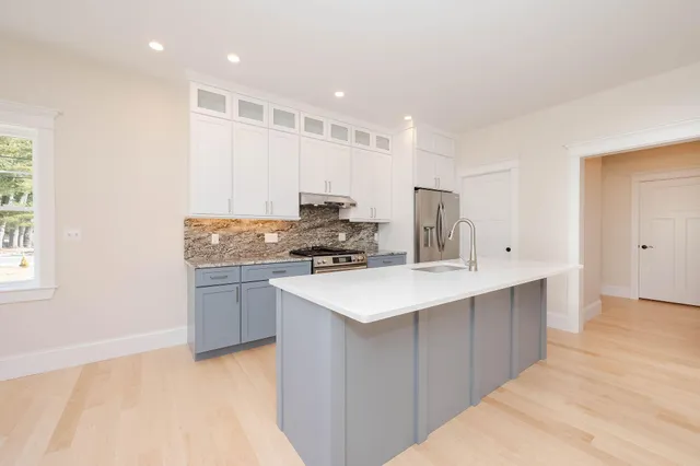 $1,379,000 | 18 Shipping Lane, Eliot, ME 03903