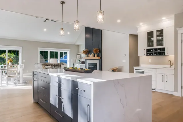 $1,379,000 | 18 Shipping Lane, Eliot, ME 03903