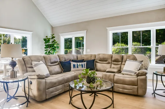 $1,379,000 | 18 Shipping Lane, Eliot, ME 03903