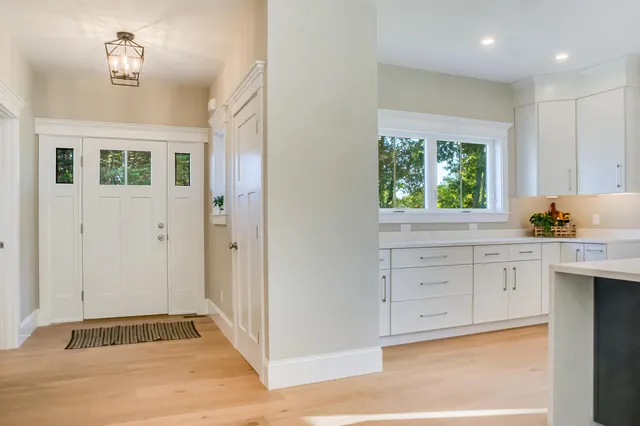 $1,379,000 | 18 Shipping Lane, Eliot, ME 03903