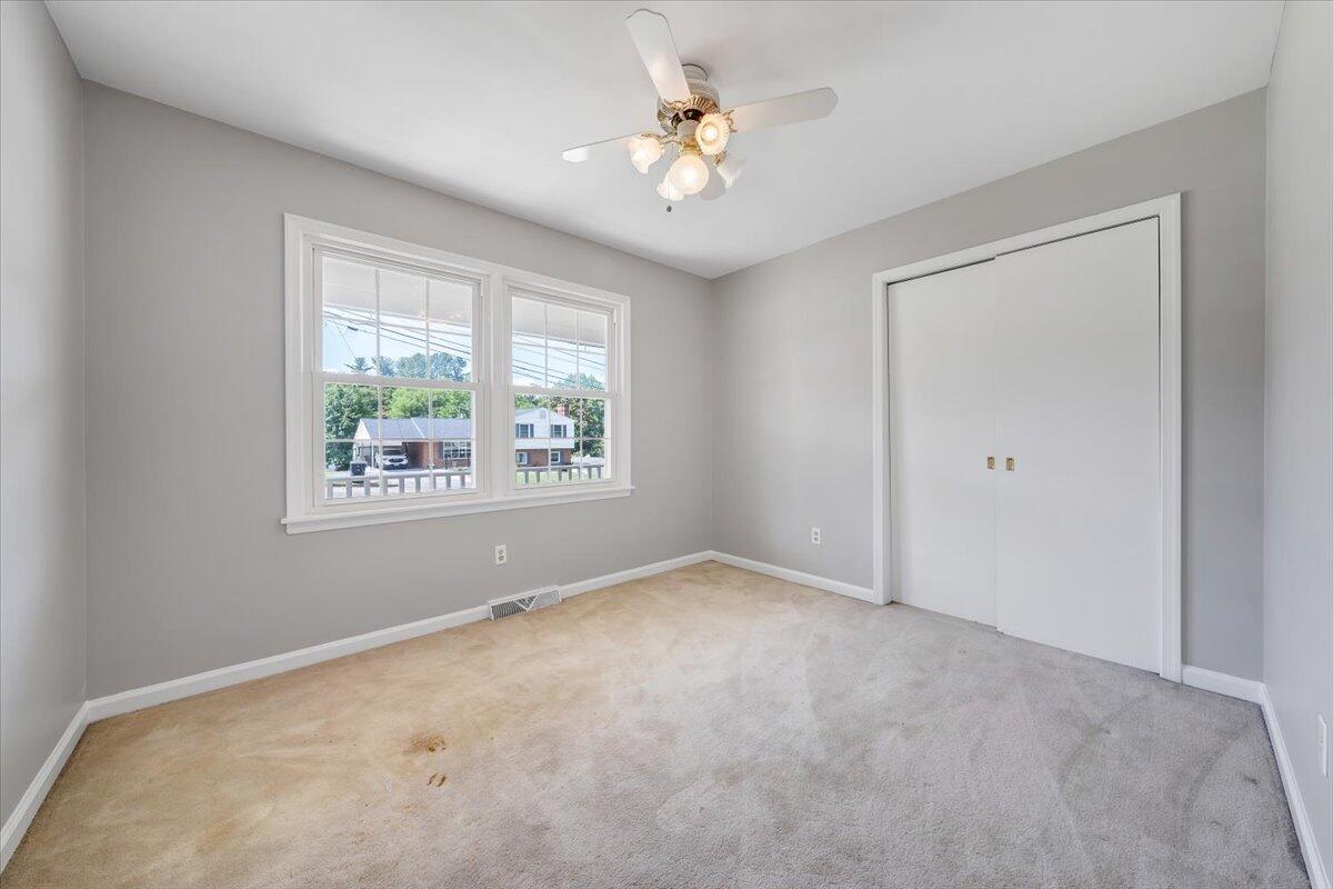 6018 Green Ridge Road Roanoke, VA 24017 - Photo 19 of 34 19-MIB04098