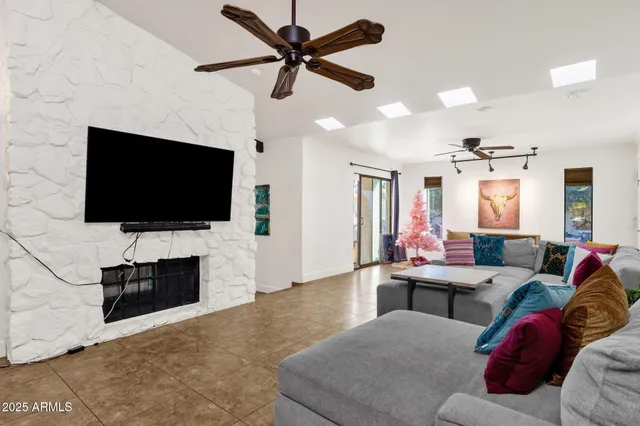 $1,099,000 | 89 North Riata Street, Gilbert, AZ 85234