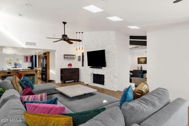 $1,099,000 | 89 North Riata Street, Gilbert, AZ 85234