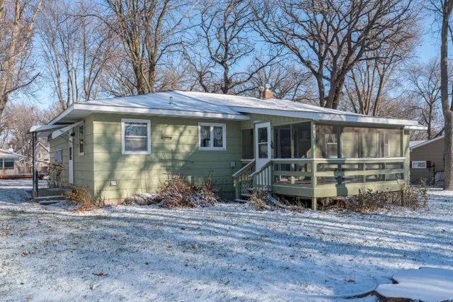 $219,900 | 776 East Prince Street, Lake Crystal, MN 56055