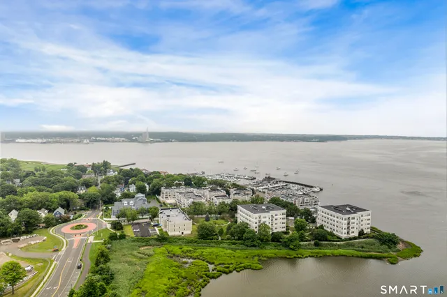 $385,000 | 300 Harbour Close, Unit R, New Haven, CT 06519