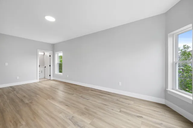 $385,000 | 300 Harbour Close, Unit R, New Haven, CT 06519