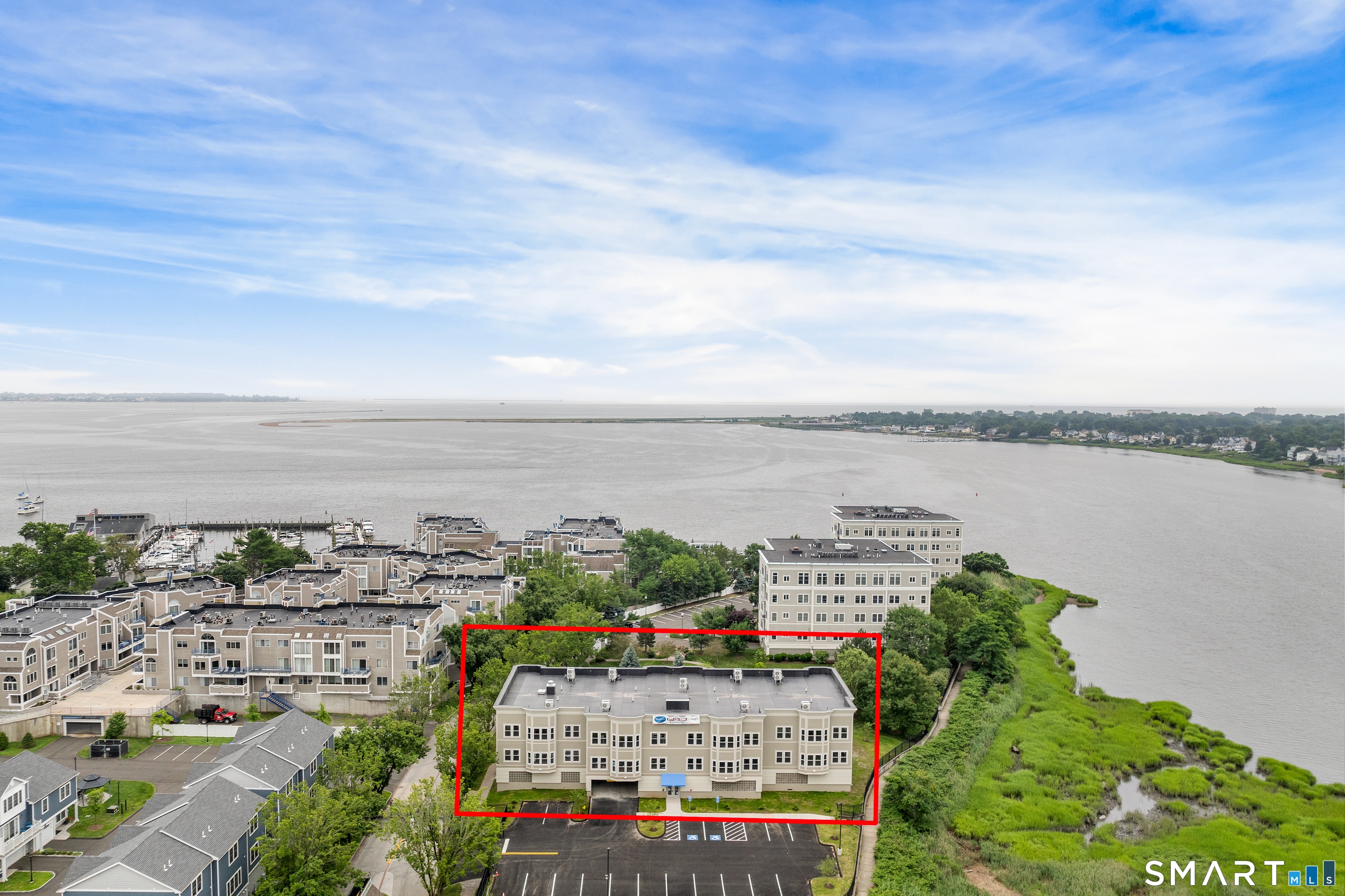 300 Harbour Close, Unit R New Haven, CT 06519 - Photo 2 of 40