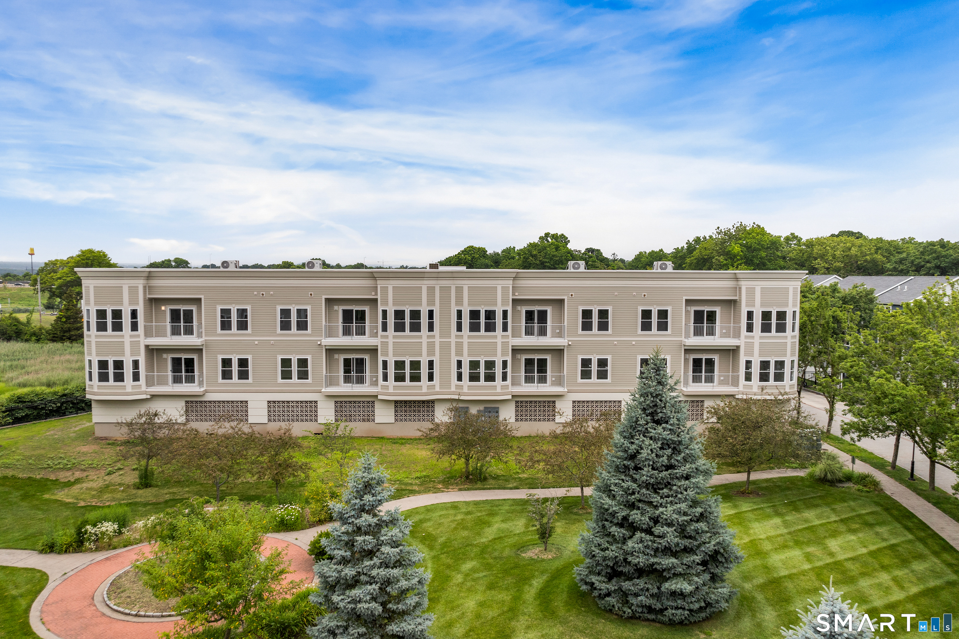 300 Harbour Close, Unit R New Haven, CT 06519 - Photo 3 of 40