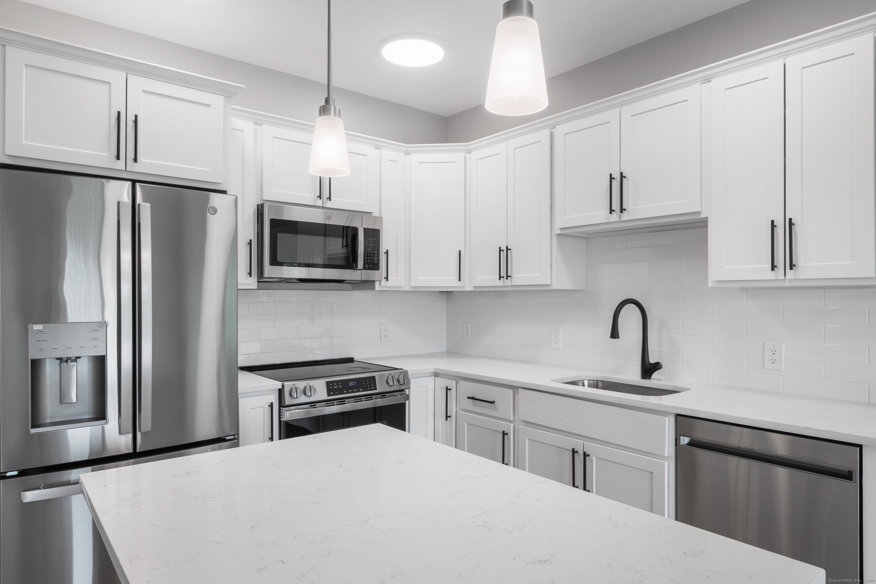 300 Harbour Close, Unit R New Haven, CT 06519 - Photo 6 of 40