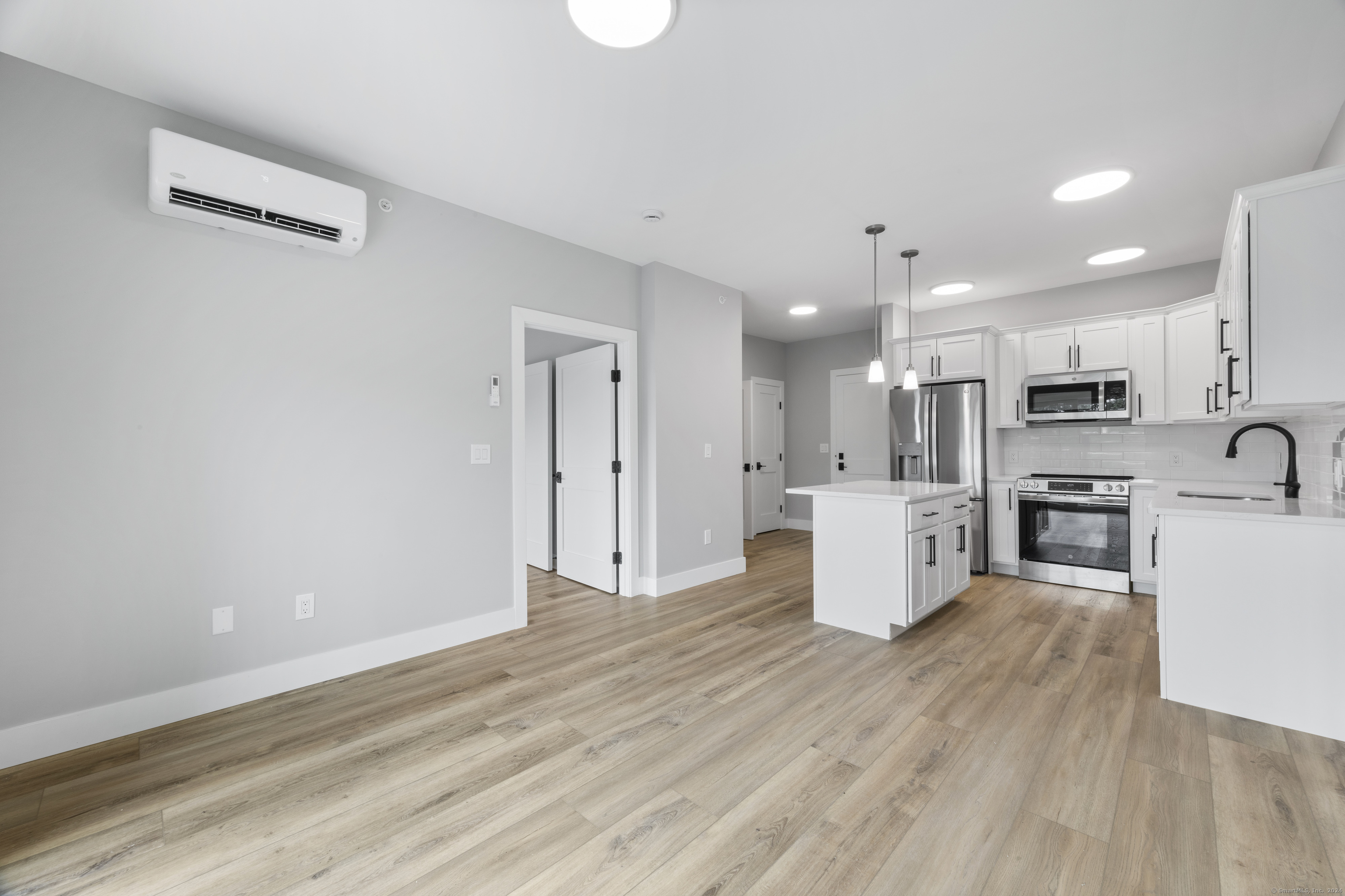 300 Harbour Close, Unit R New Haven, CT 06519 - Photo 7 of 40