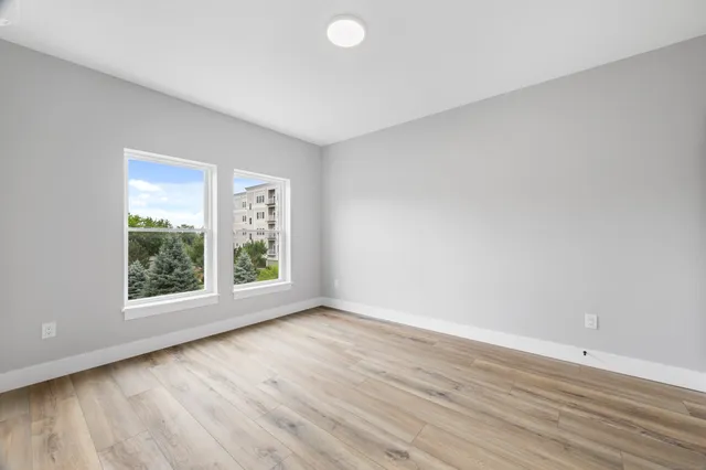 $385,000 | 300 Harbour Close, Unit R, New Haven, CT 06519