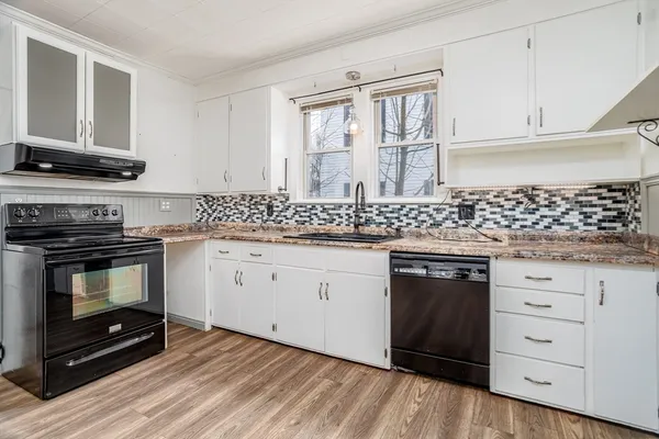 $584,900 | 154 Oak Street, Gardner, MA 01440