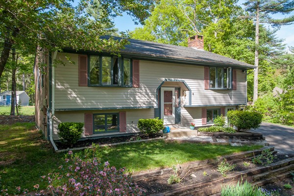 4 Marion Road Middleboro, MA 02346 - Photo 2 of 22