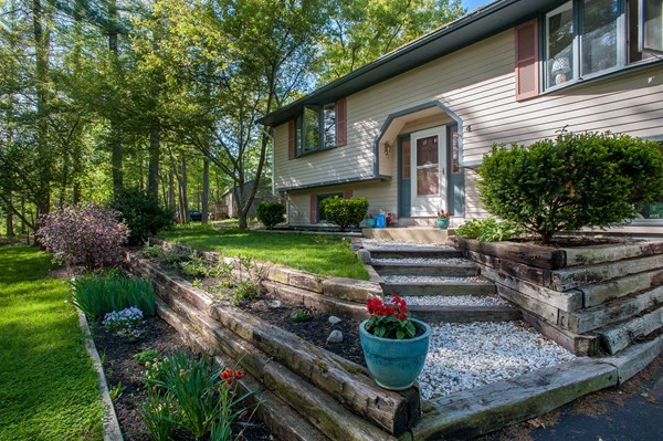 4 Marion Road Middleboro, MA 02346 - Photo 4 of 22