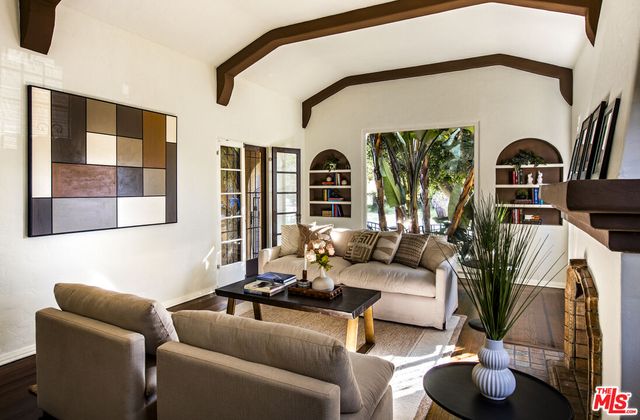 $2,250,000 | 6427 Lindenhurst Avenue, Los Angeles, CA 90048