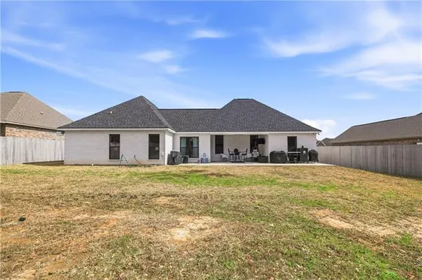 $370,000 | 4481 Hathern Drive, Pineville, LA 71360