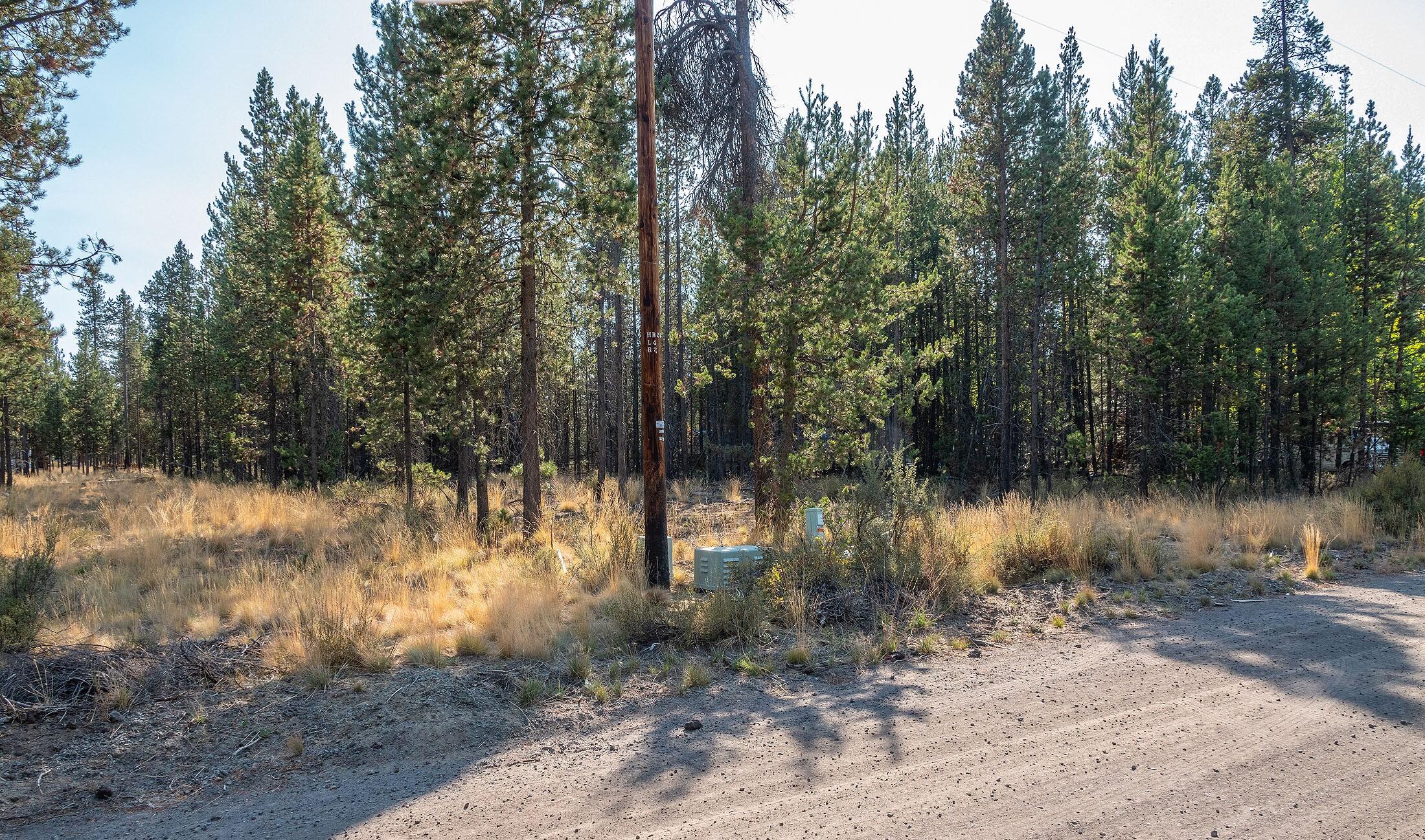 17141 Bakersfield Road Bend, OR 97707 - Photo 8 of 15 008