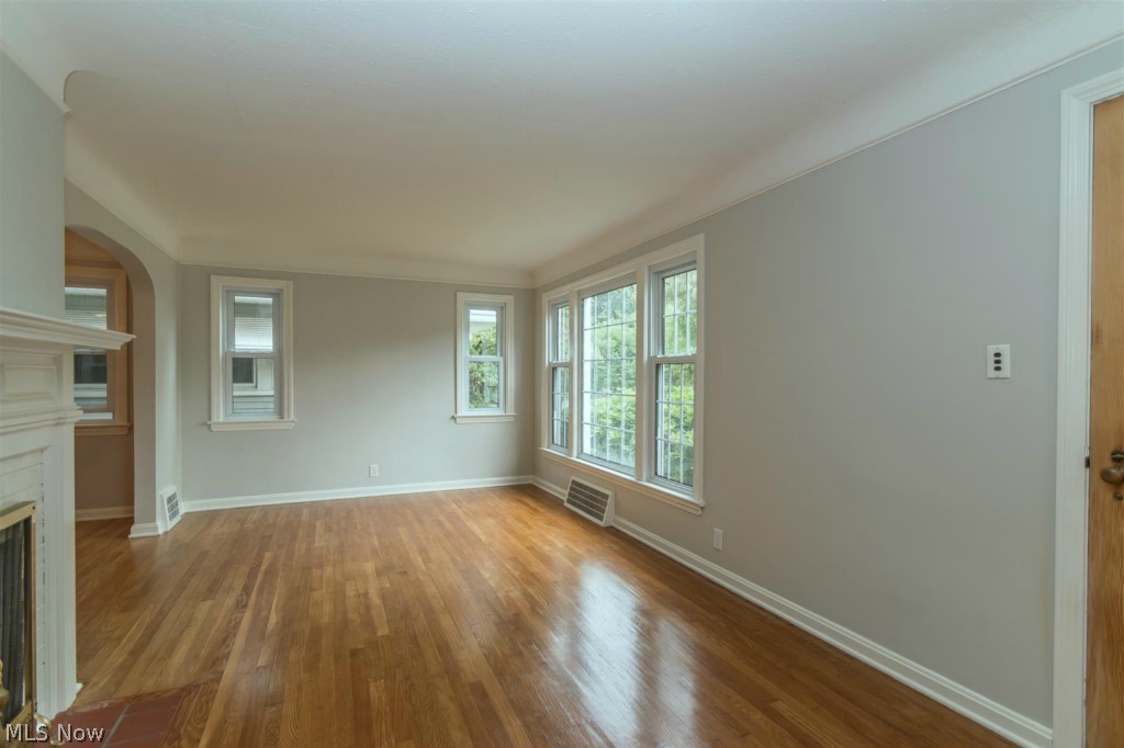 1172 Avondale Road Cleveland, OH 44121 - Photo 5 of 17
