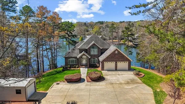 $1,600,000 | 704 Shoreline Drive, New London, NC 28127