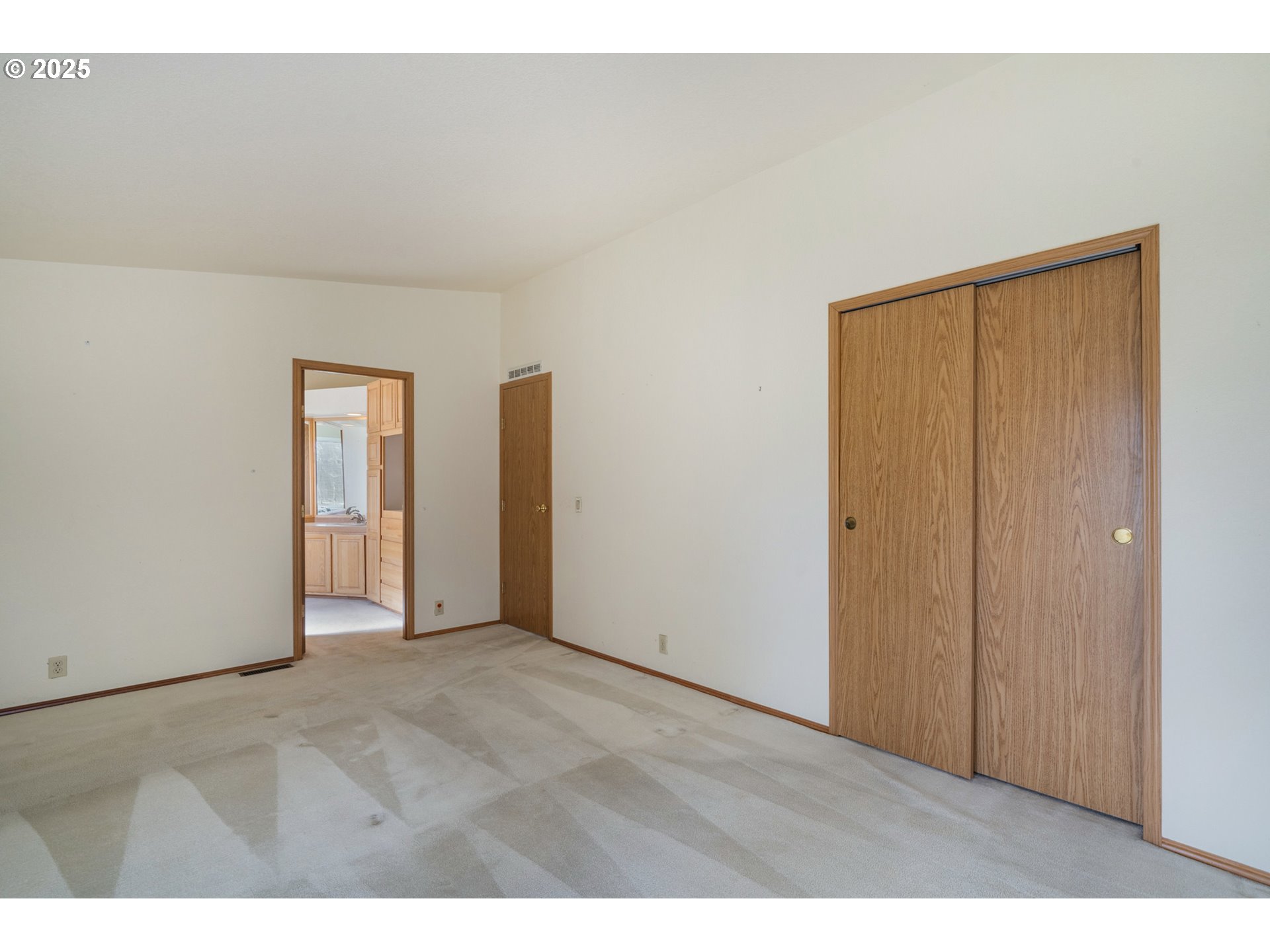 9776 South Prairie Road Tillamook, OR 97141 - Photo 25 of 38 a view of an empty room