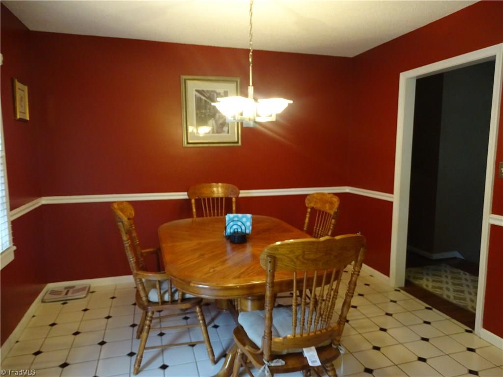 115 Ridgeway Drive Thomasville, NC 27360 - Photo 8 of 20 Gallery Image 8