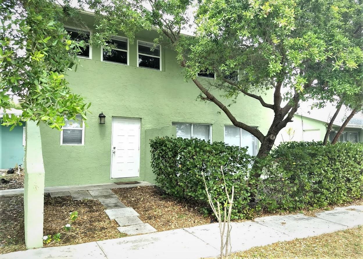 101 Coventry Street Boca Raton, FL 33487 - Photo 1 of 18 Coventry front view