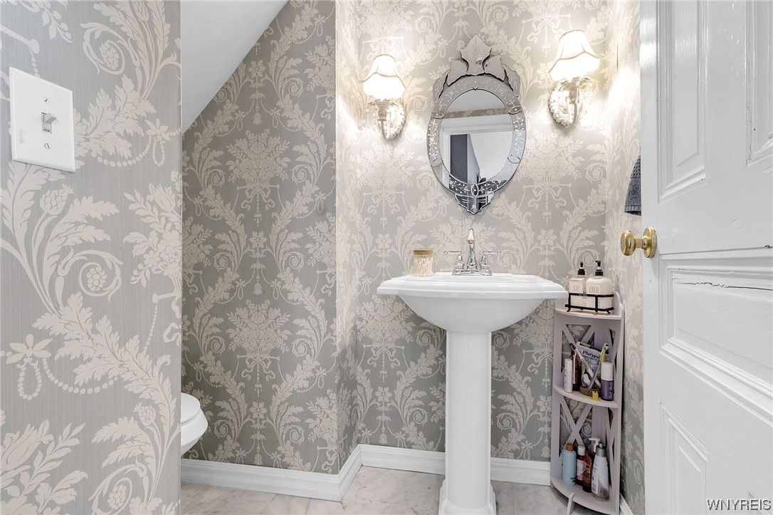 504 West Center Street Ridgeway, NY 14103 - Photo 14 of 34