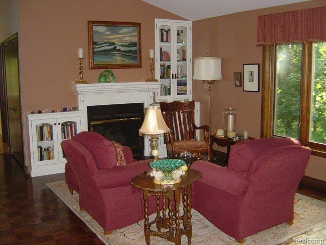 1035 Oak Hill Road Rochester, MI 48306 - Photo 8 of 20 LIBRARY
