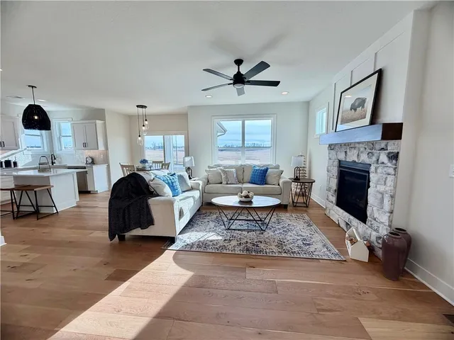 $429,825 | 15619 Sheridan Court, Basehor, KS 66007