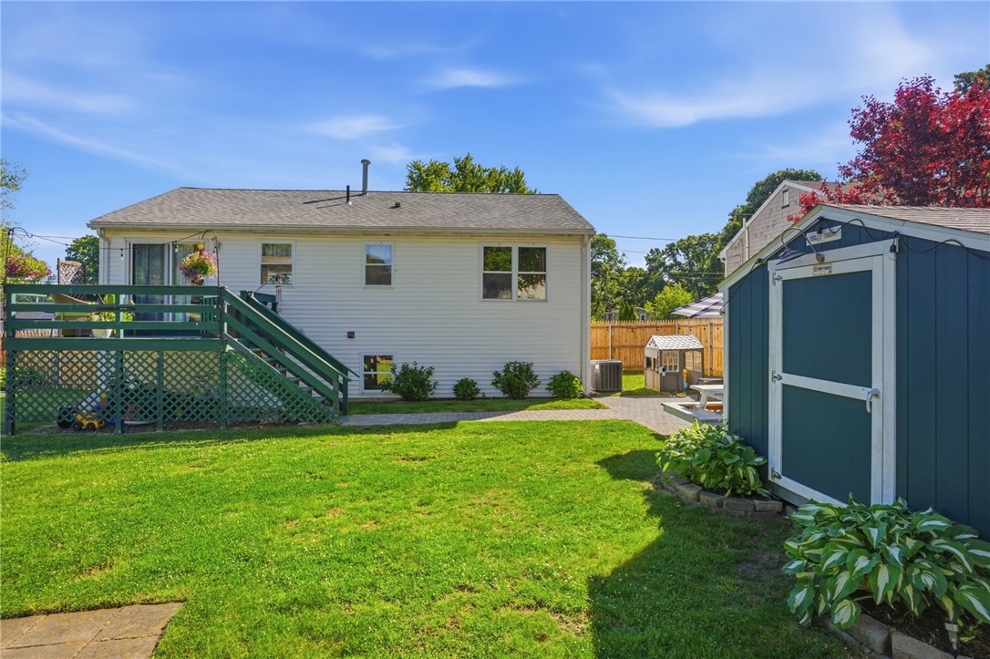 83 Holmes Road Warwick, RI 02888 - Photo 19 of 23