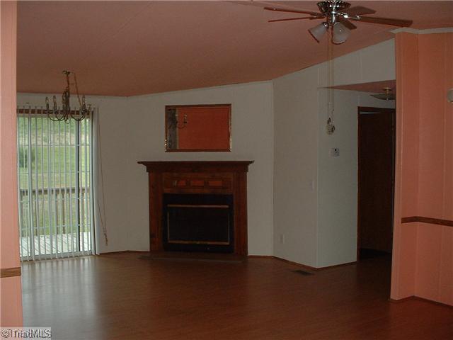 3216 Giles Road Lexington, NC 27295 - Photo 3 of 11 Living Room.