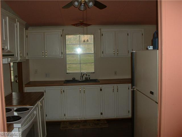 3216 Giles Road Lexington, NC 27295 - Photo 5 of 11 Kitchen.